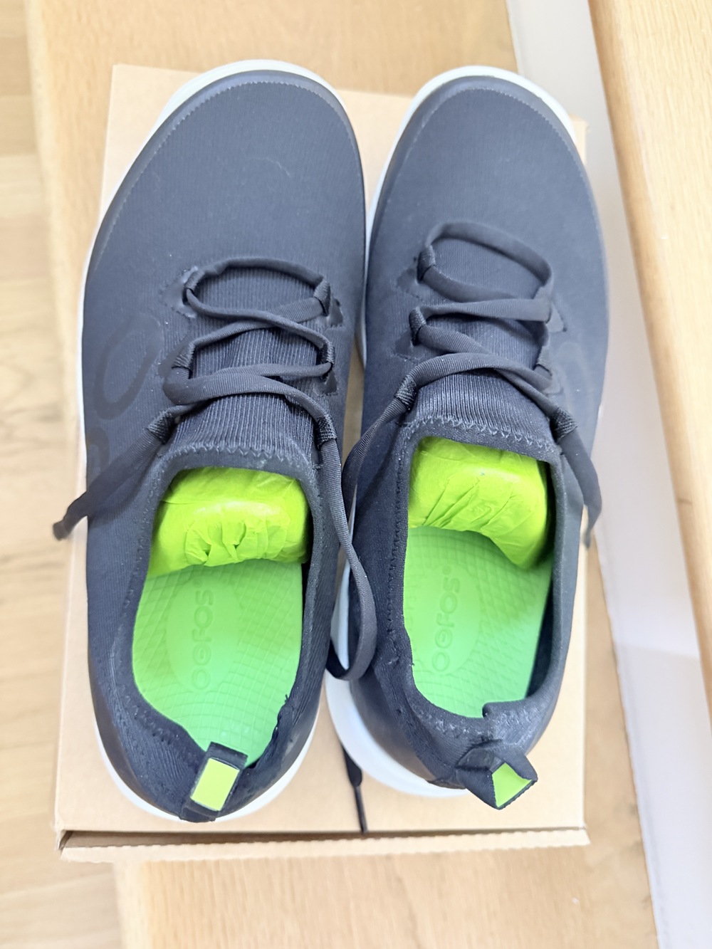 Oofos striders - NWOT